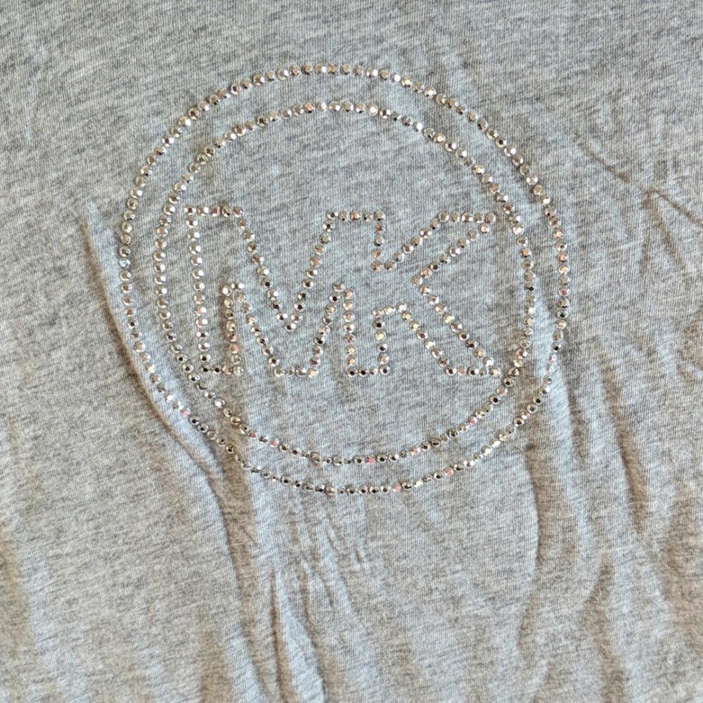 Clothes - Picture 2 of 3